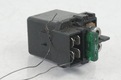 Baksidan på Startrelä från en Honda CBR 125 R -2011 motorcykel.