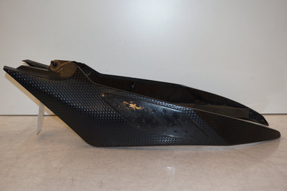 Höger sida på Bensintankskåpa från en Yamaha YZF R6 -2011 motorcykel.