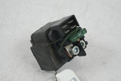 Framsidan på Startrelä från en Honda CBR 600 -1998 motorcykel.