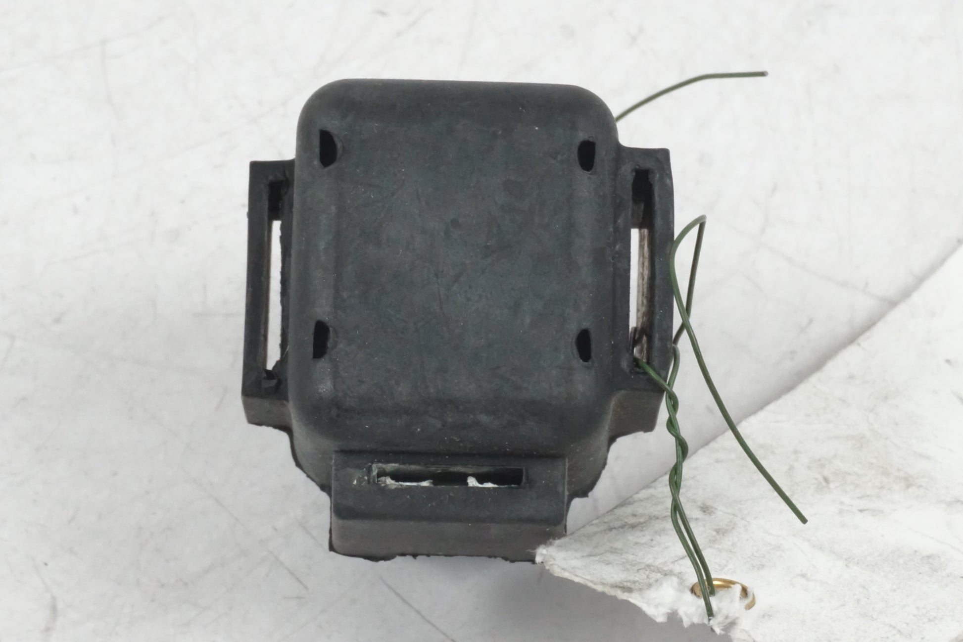 Höger sida på Startrelä från en Honda CBR 600 RR -2003 motorcykel.