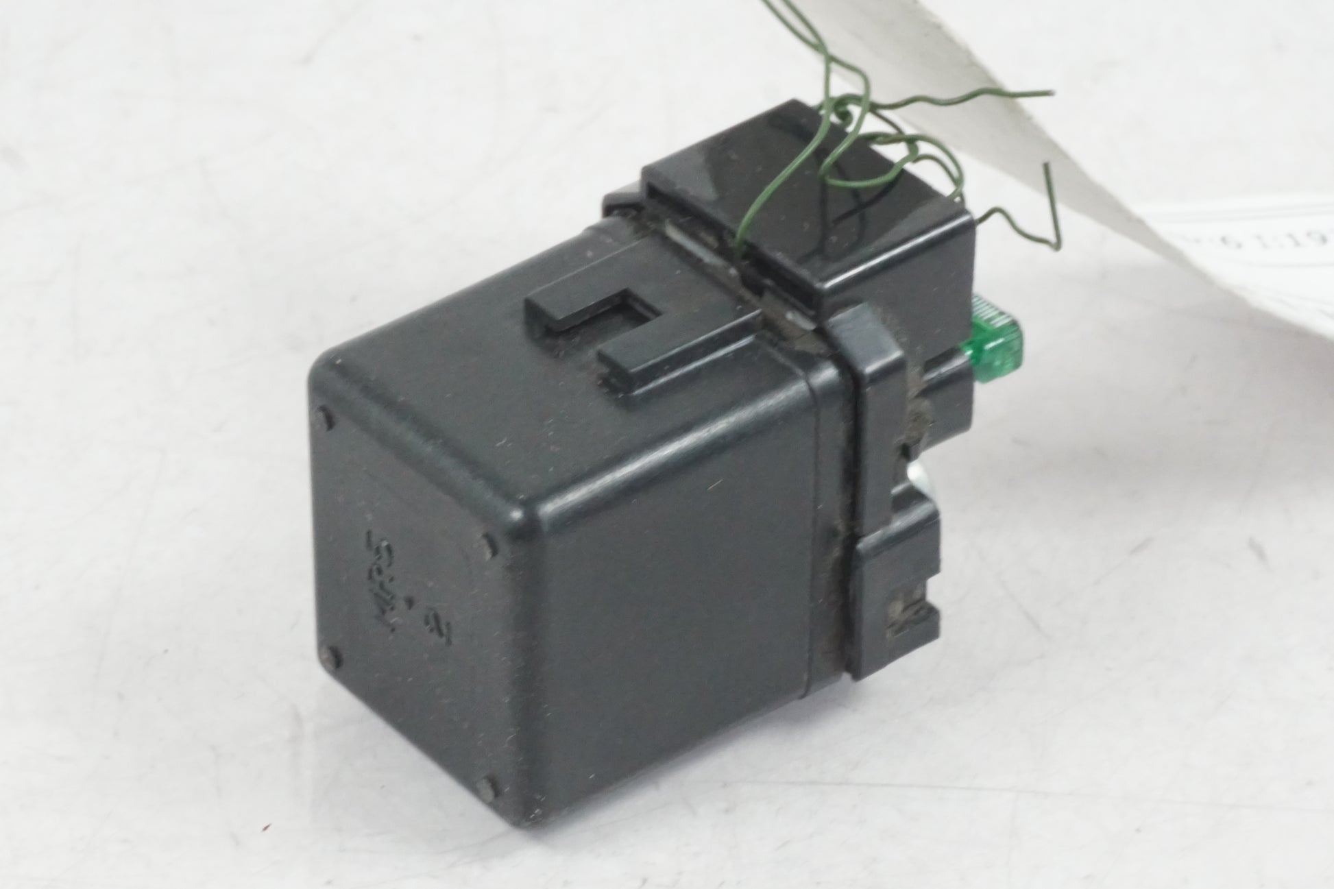 Höger sida på Startrelä från en Honda CBR 125 R -2008 motorcykel.