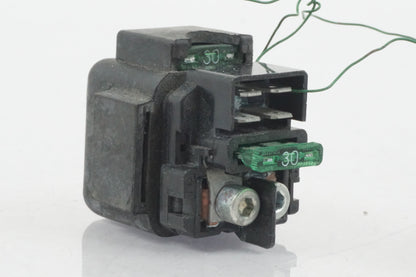 Framsidan på Startrelä från en Honda CBR 600 RR -2003 motorcykel.