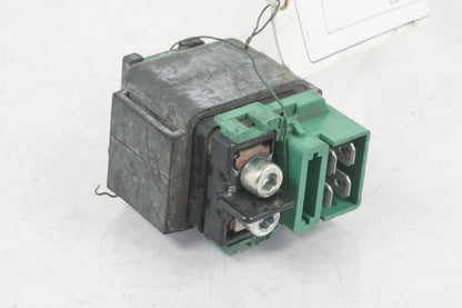 Framsidan på Startrelä från en Honda CB 600 Hornet -2002 motorcykel.