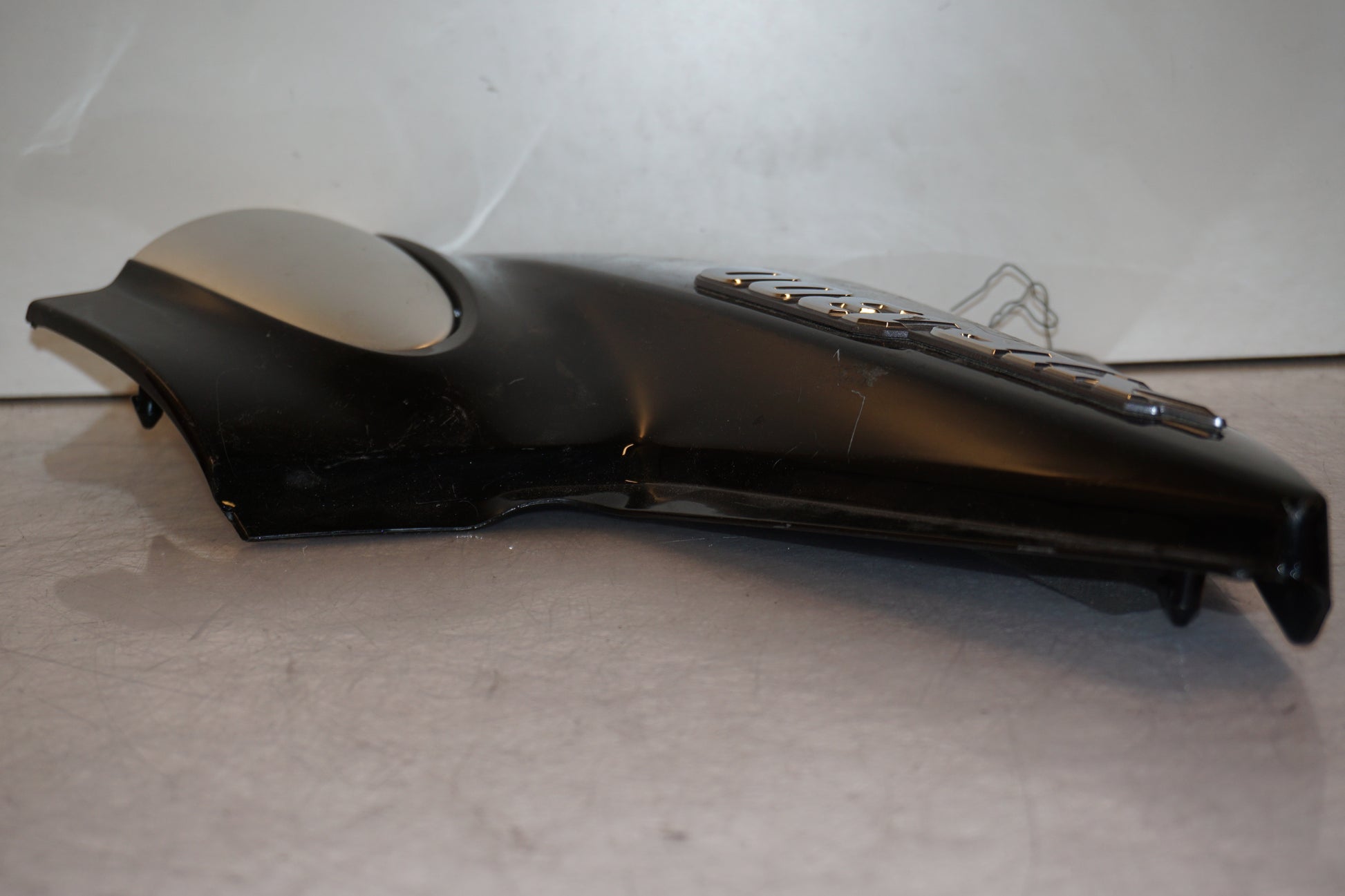 Höger sida på Sidopanel från en Yamaha XJR 1300 -2005 motorcykel.