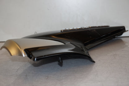 Vänster sida på Sidopanel från en Yamaha XJR 1300 -2005 motorcykel.