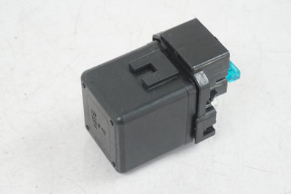 Snett nerifrån på Startrelä från en Honda ANF 125 -2008 motorcykel.