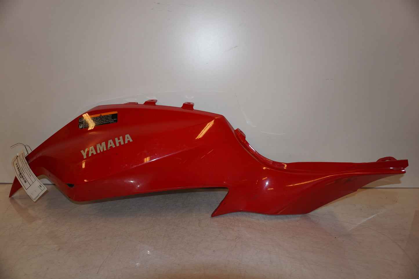 Framsidan på Bensintankskåpa från en Yamaha MT-07 -2014 motorcykel.