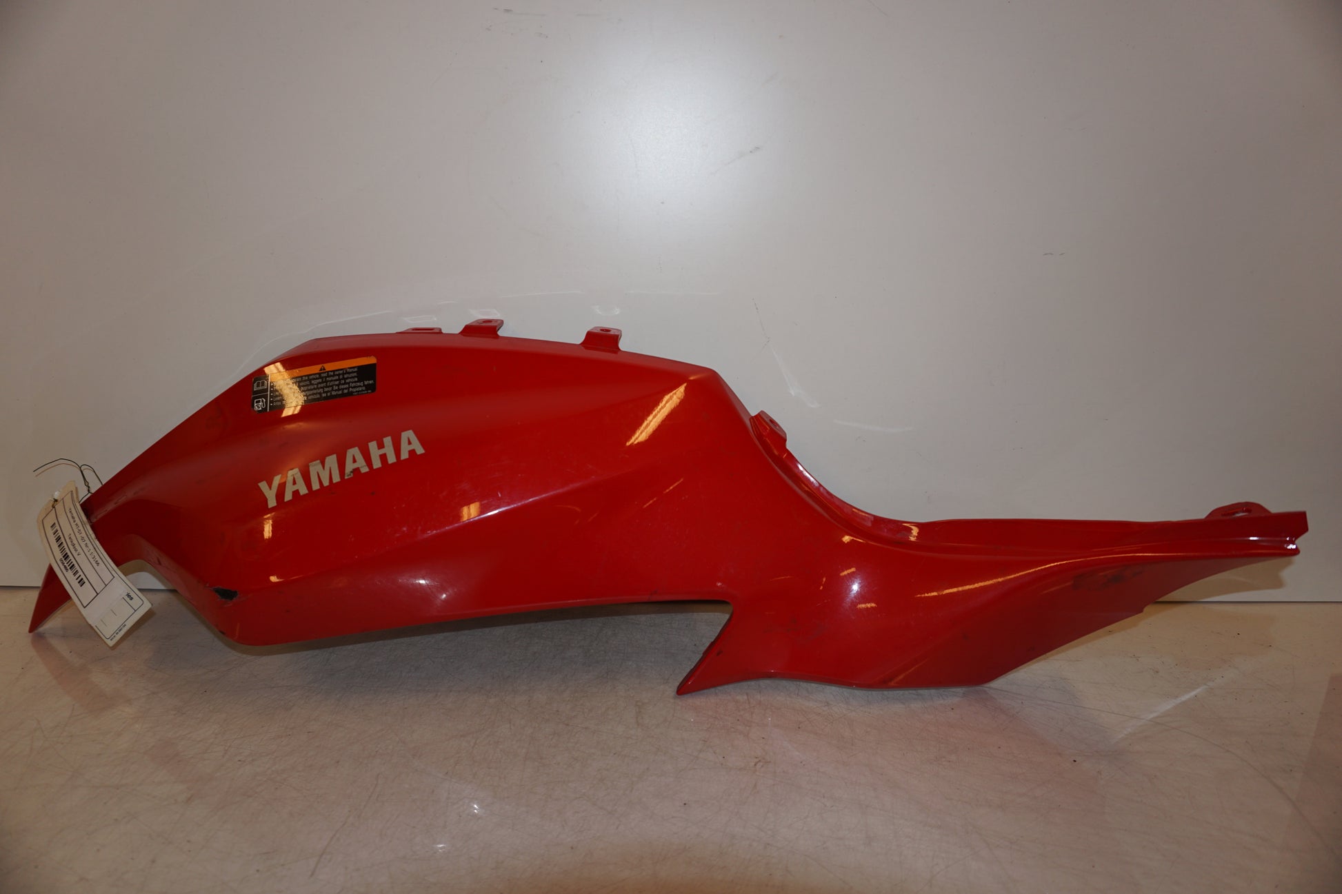 Framsidan på Bensintankskåpa från en Yamaha MT-07 -2014 motorcykel.