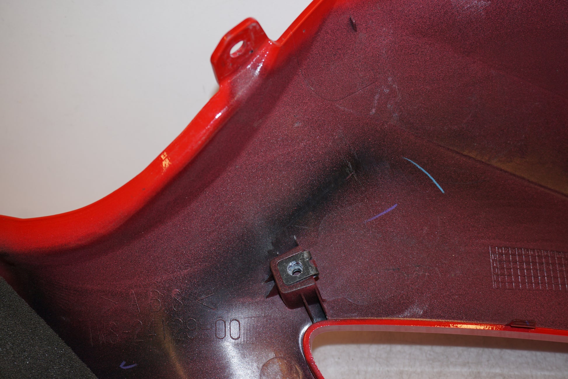 Extrabild3 på Bensintankskåpa från en Yamaha MT-07 -2014 motorcykel.