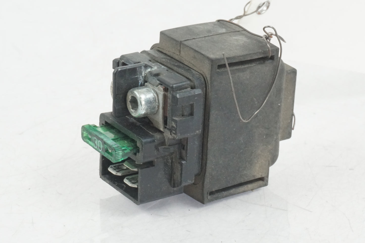 Framsidan på Startrelä från en Honda NT 650 V -1998 motorcykel.