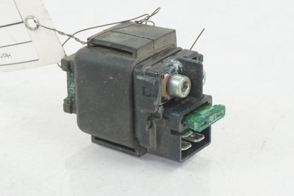 Baksidan på Startrelä från en Honda NT 650 V -1998 motorcykel.