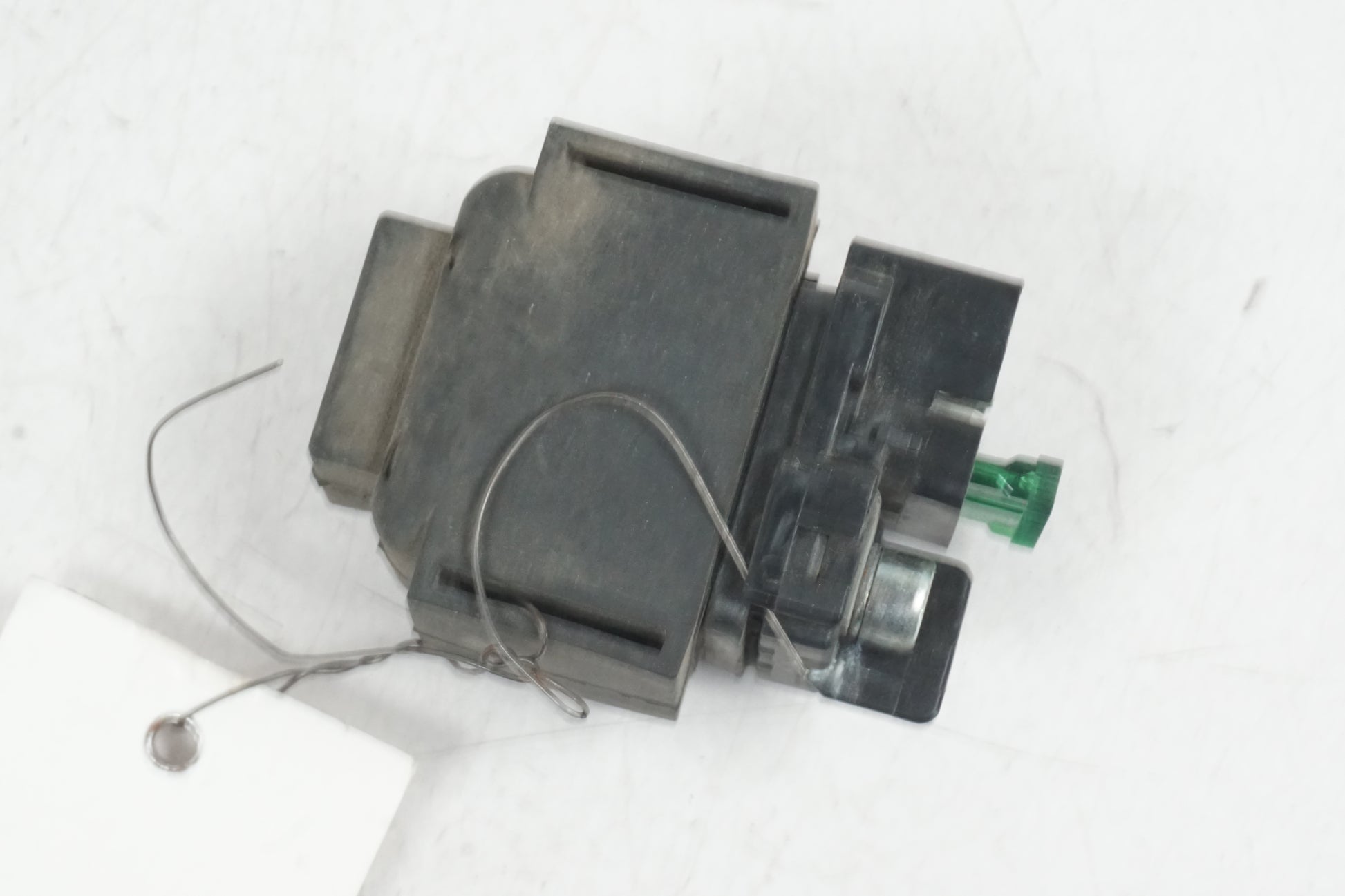 Vänster sida på Startrelä från en Honda NT 650 V -1998 motorcykel.