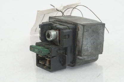 Framsidan på Startrelä från en Honda XRV 750 -1999 motorcykel.