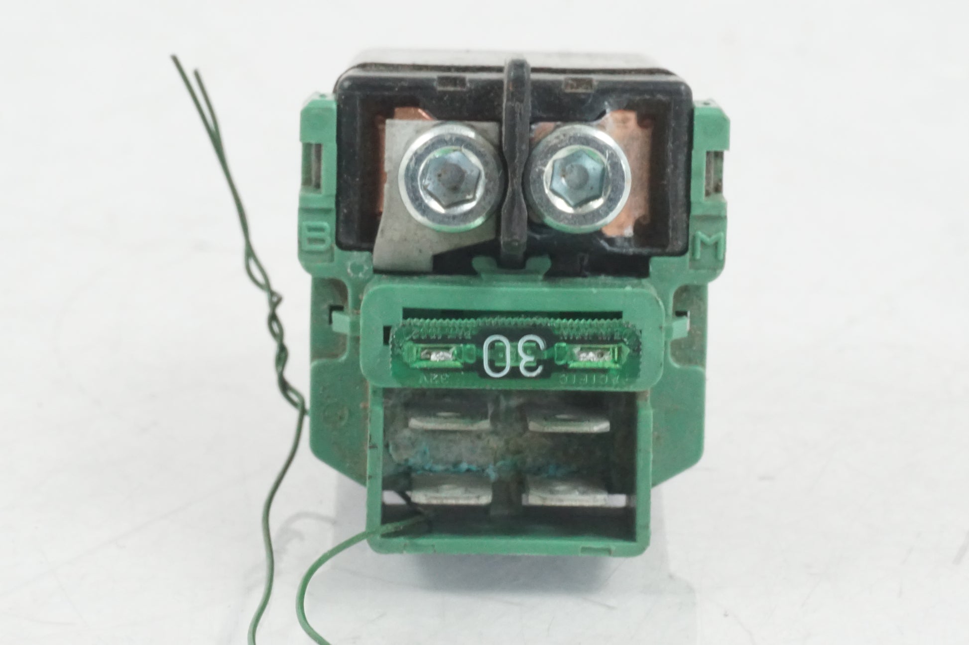 Baksidan på Startrelä från en Honda CB 750 SF -2003 motorcykel.