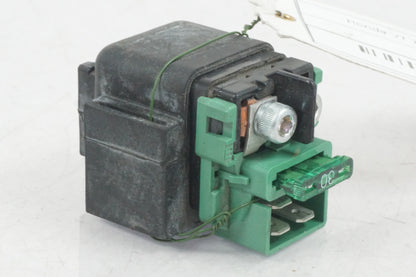 Framsidan på Startrelä från en Honda VT 750 -2008 motorcykel.