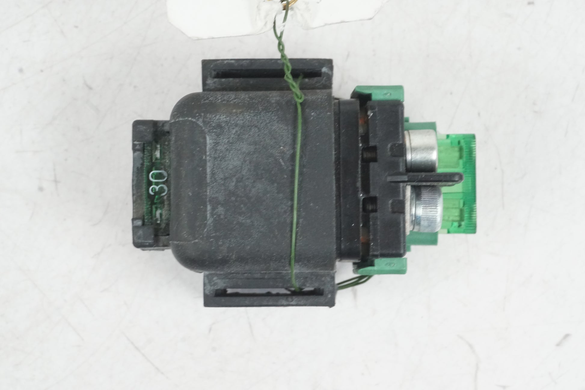 Baksidan på Startrelä från en Honda VT 750 -2008 motorcykel.