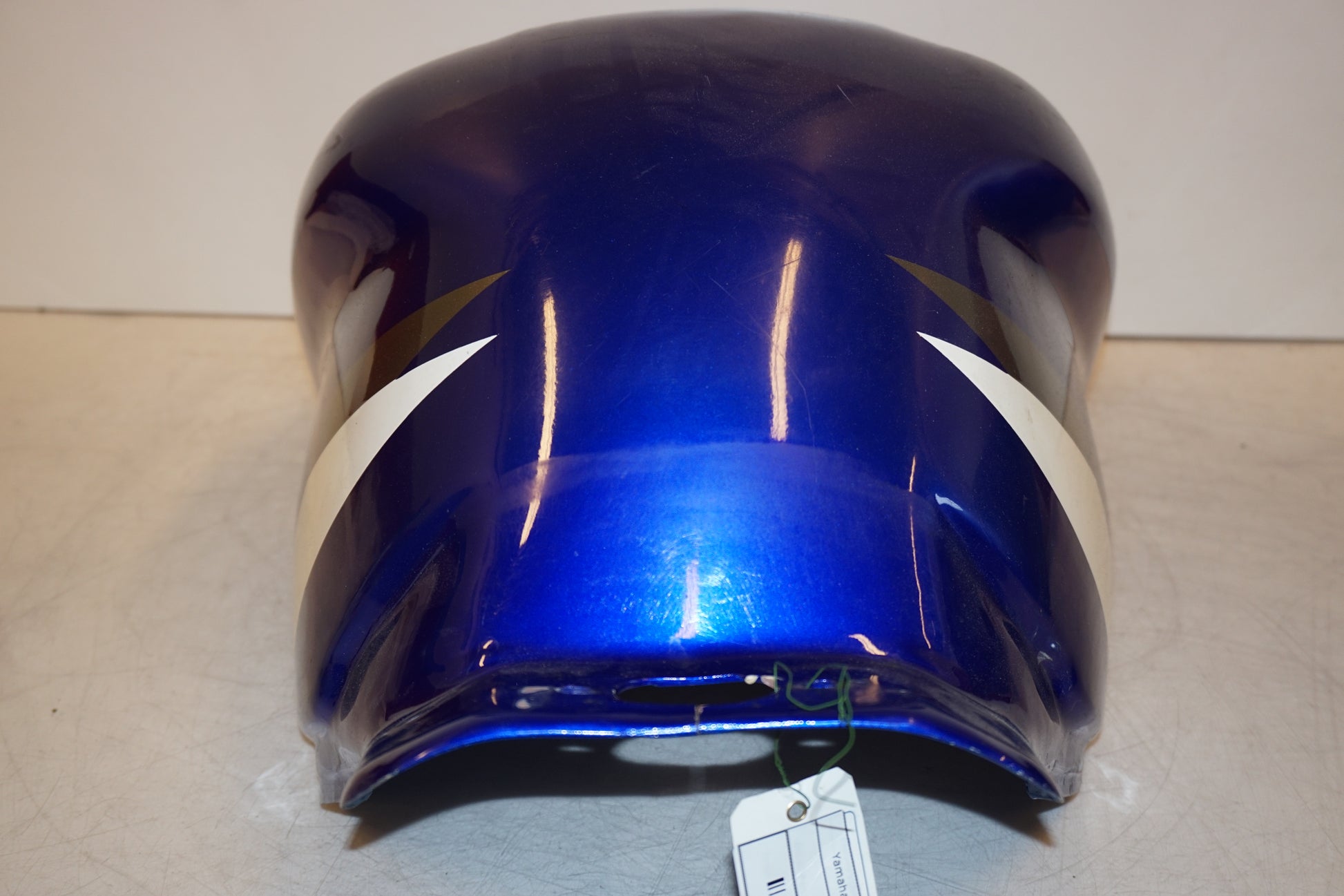 Baksidan på Bensintankskåpa från en Yamaha YZF 600 R -1997 motorcykel.