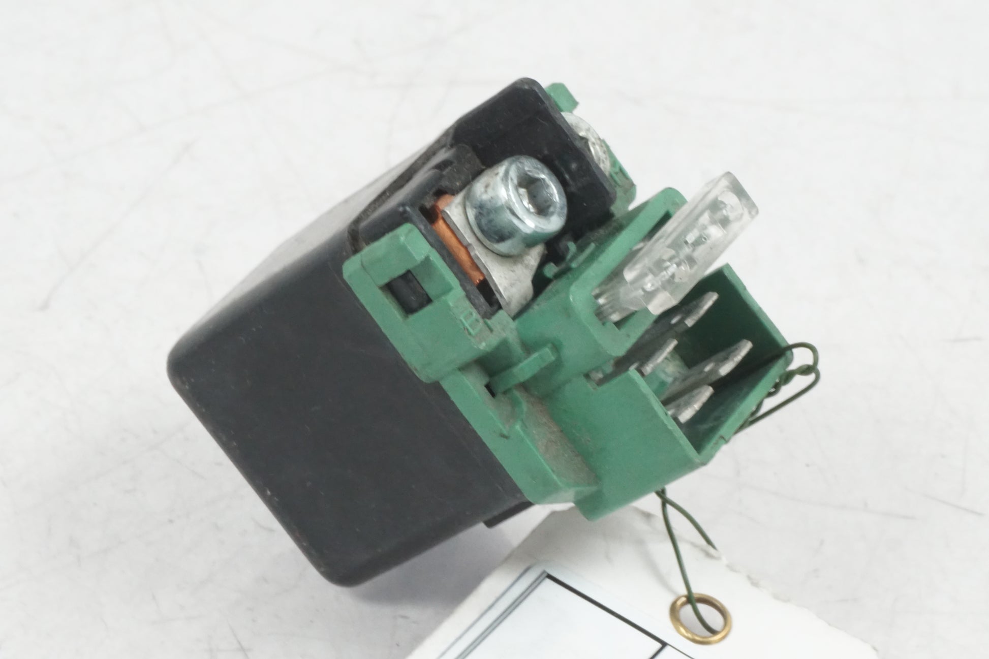 Framsidan på Startrelä från en Honda CB 750 SF -1999 motorcykel.