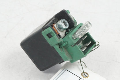 Framsidan på Startrelä från en Honda CB 750 SF -1999 motorcykel.