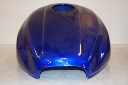 Snett nerifrån på Bensintankskåpa från en Yamaha YZF 600 R -1997 motorcykel.