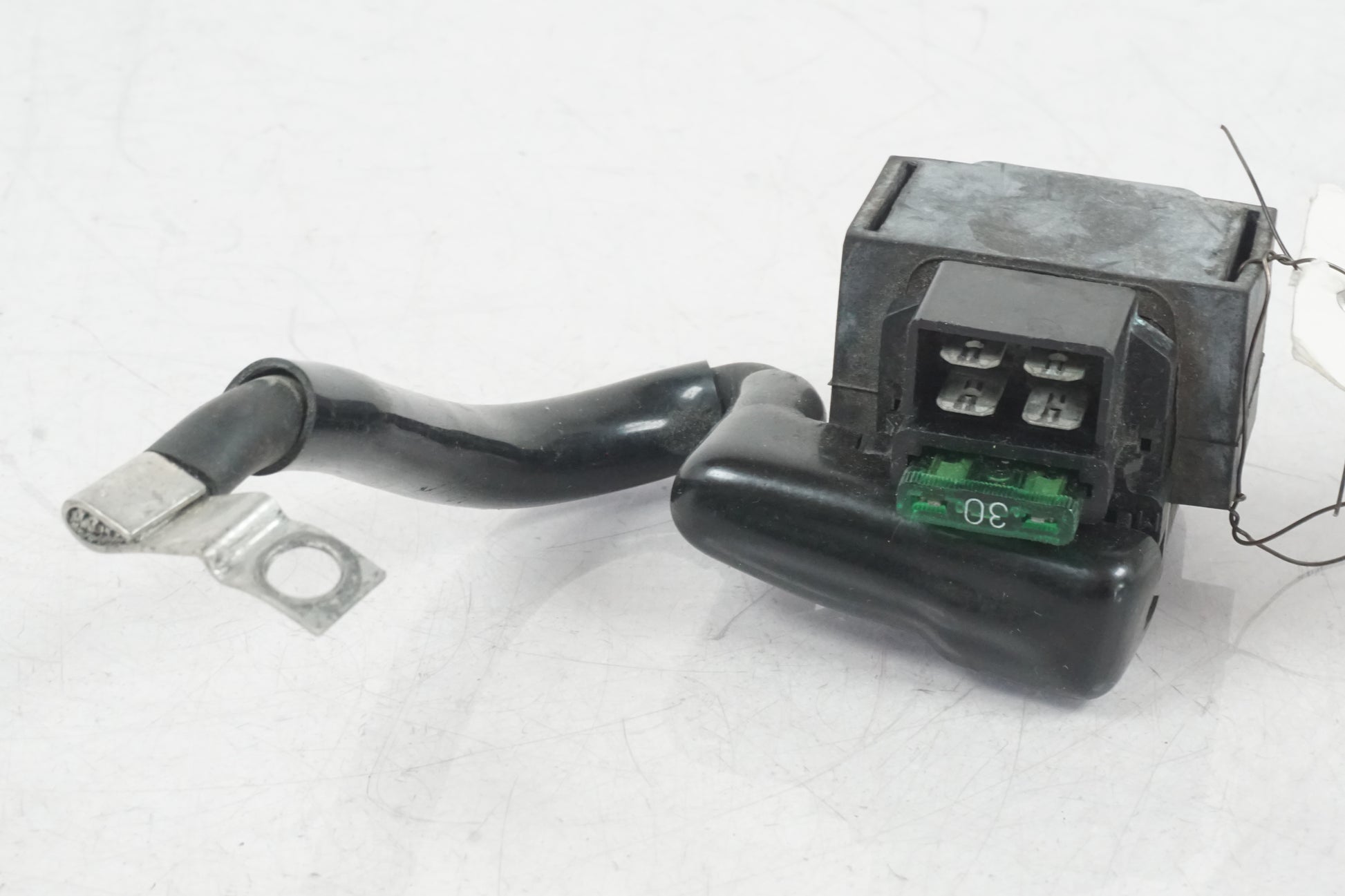 Framsidan på Startrelä från en Honda XL 650 V -2000 motorcykel.