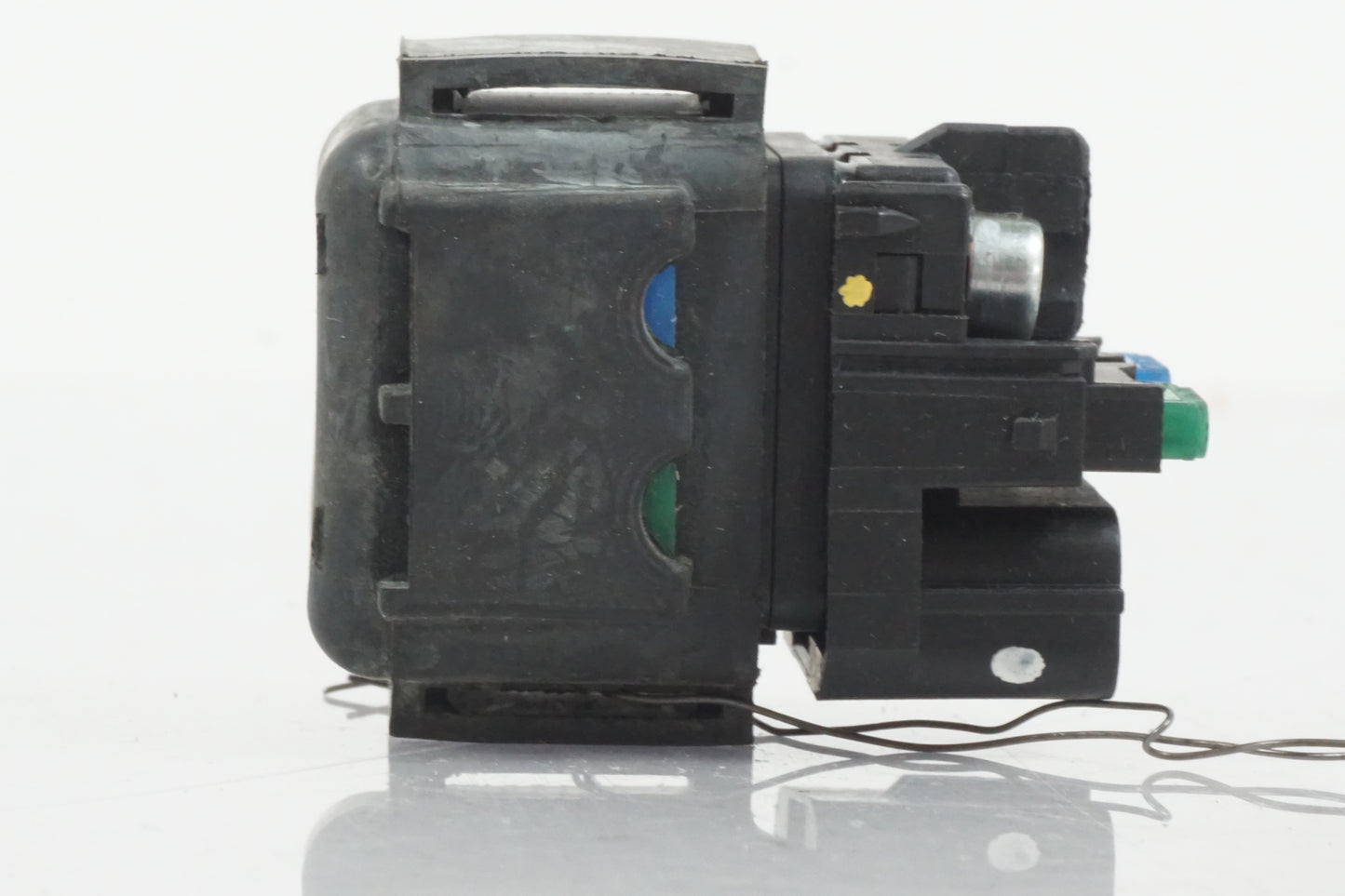 Baksidan på Startrelä från en Honda CRF 1000 Africa Twin -2016 motorcykel.