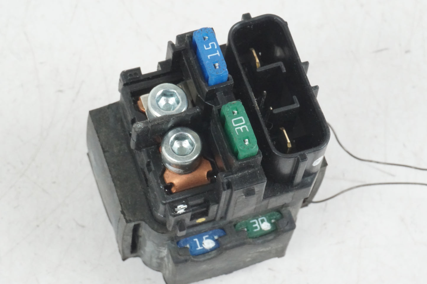 Höger sida på Startrelä från en Honda CRF 1000 Africa Twin -2016 motorcykel.