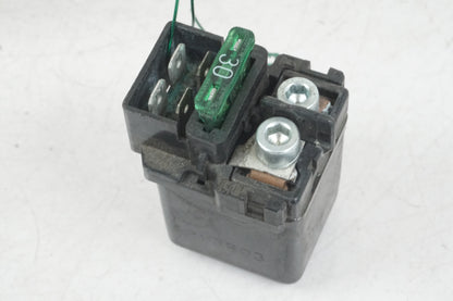 Baksidan på Startrelä från en Honda CBR 900 RR -1993 motorcykel.