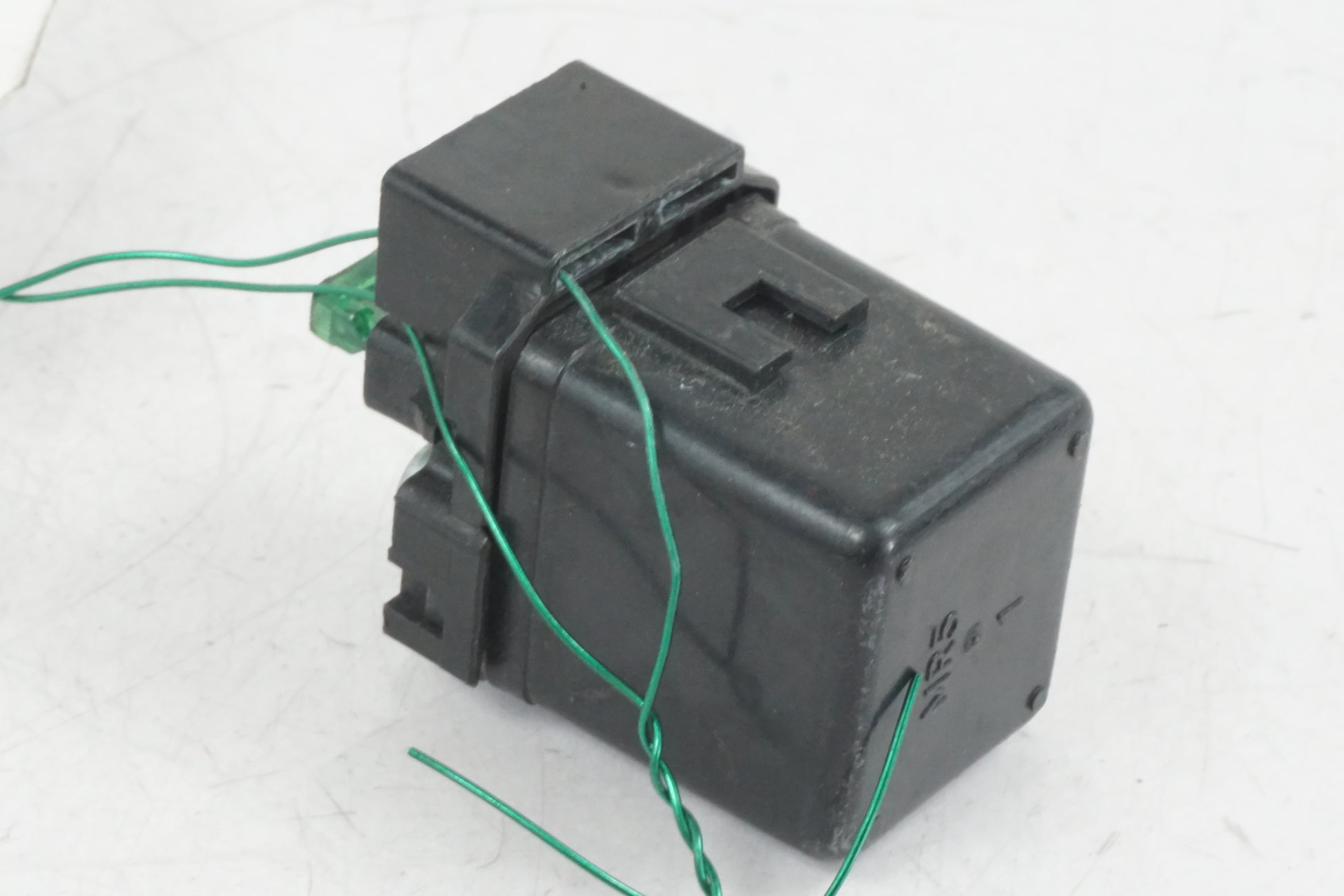 Höger sida på Startrelä från en Honda CBR 900 RR -1993 motorcykel.