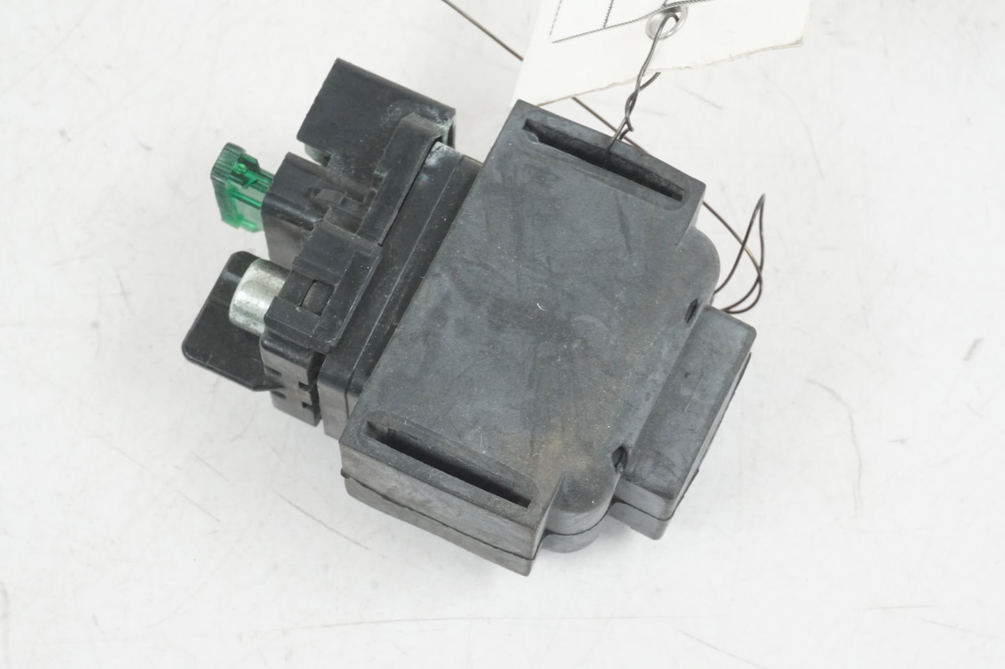 Höger sida på Startrelä från en Honda CBR 900 RR -1999 motorcykel.