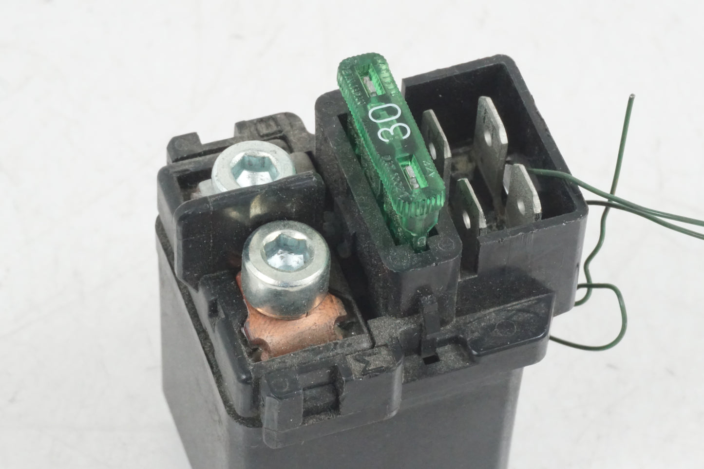 Baksidan på Startrelä från en Honda CBR 900 RR -2002 motorcykel.