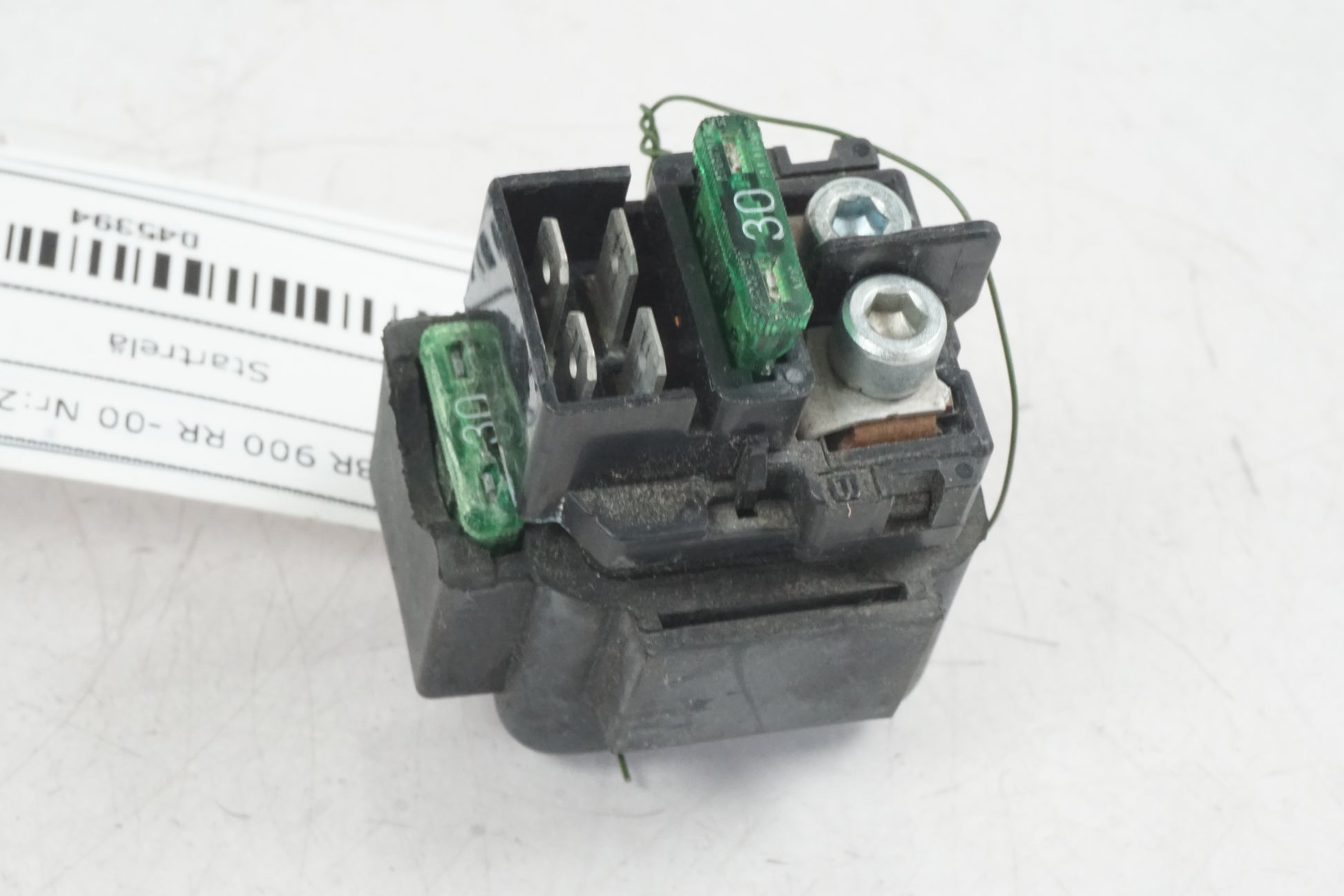 Baksidan på Startrelä från en Honda CBR 900 RR -2000 motorcykel.