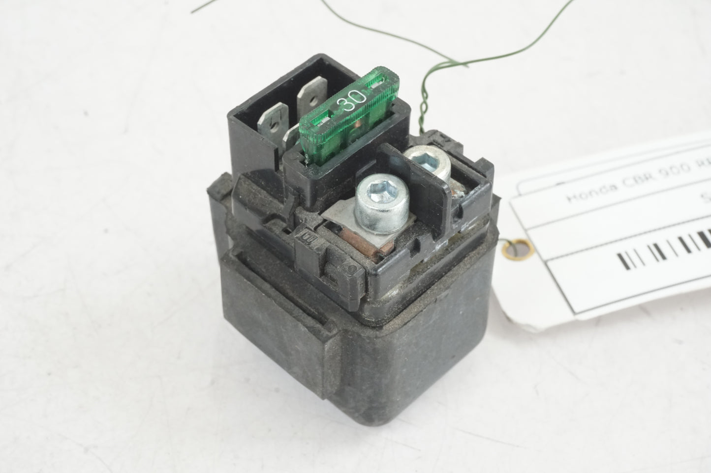 Baksidan på Startrelä från en Honda CBR 900 RR -2000 motorcykel.