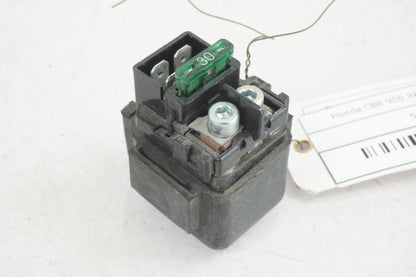 Baksidan på Startrelä från en Honda CBR 900 RR -2000 motorcykel.