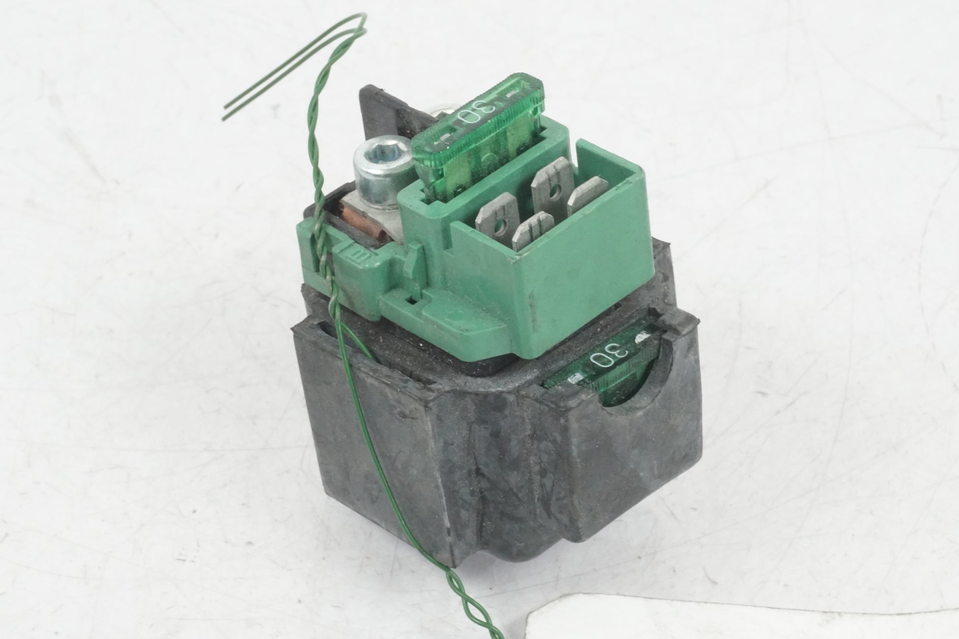 Framsidan på Startrelä från en Honda VFR 800 -2005 motorcykel.