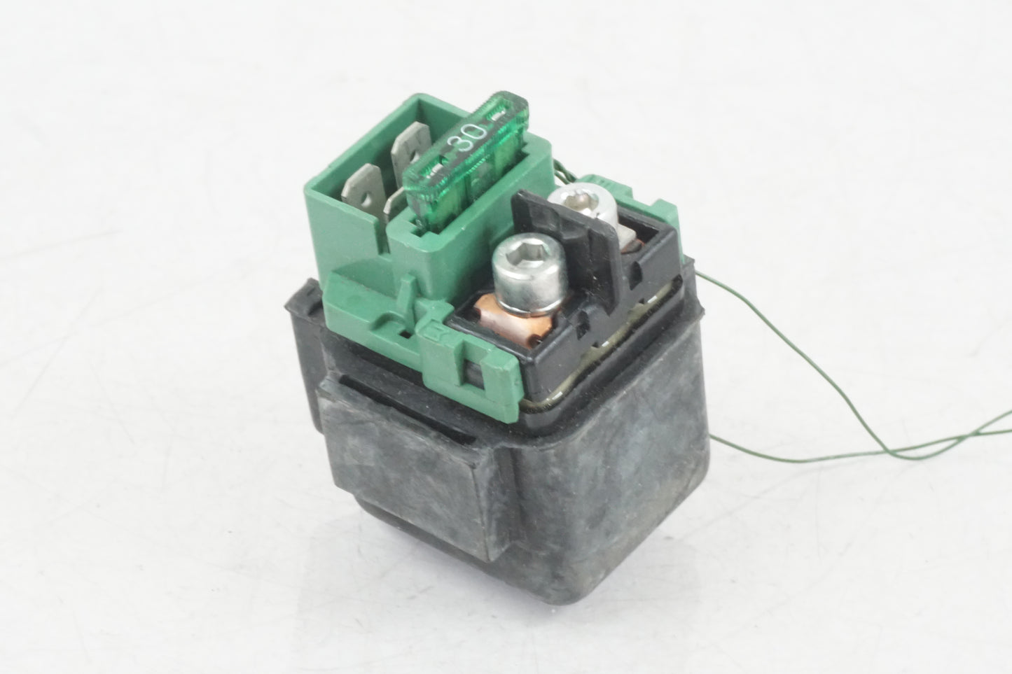 Framsidan på Startrelä från en Honda VFR 800 -2000 motorcykel.