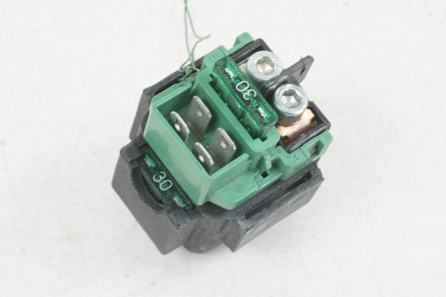 Baksidan på Startrelä från en Honda VFR 800 -2000 motorcykel.