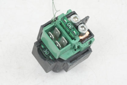 Baksidan på Startrelä från en Honda VFR 800 -2000 motorcykel.