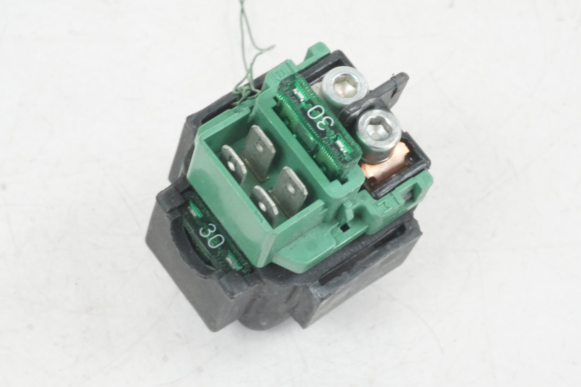 Baksidan på Startrelä från en Honda VFR 800 -2008 motorcykel.