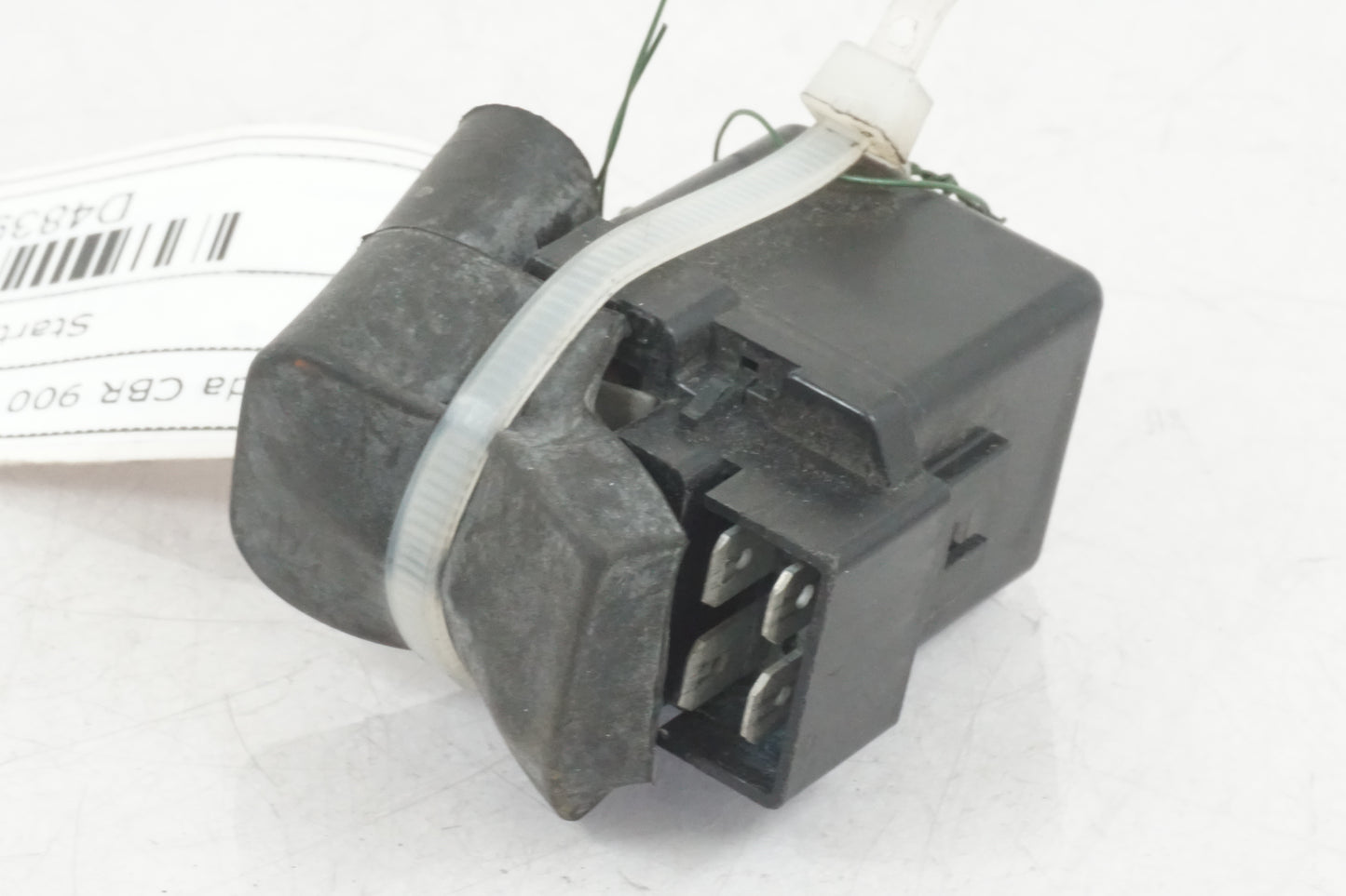 Framsidan på Startrelä från en Honda CBR 900 RR -1999 motorcykel.