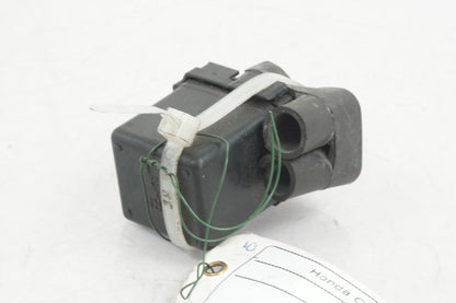 Höger sida på Startrelä från en Honda CBR 900 RR -1999 motorcykel.