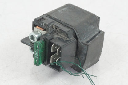 Framsidan på Startrelä från en Honda VTR 1000 F -1998 motorcykel.