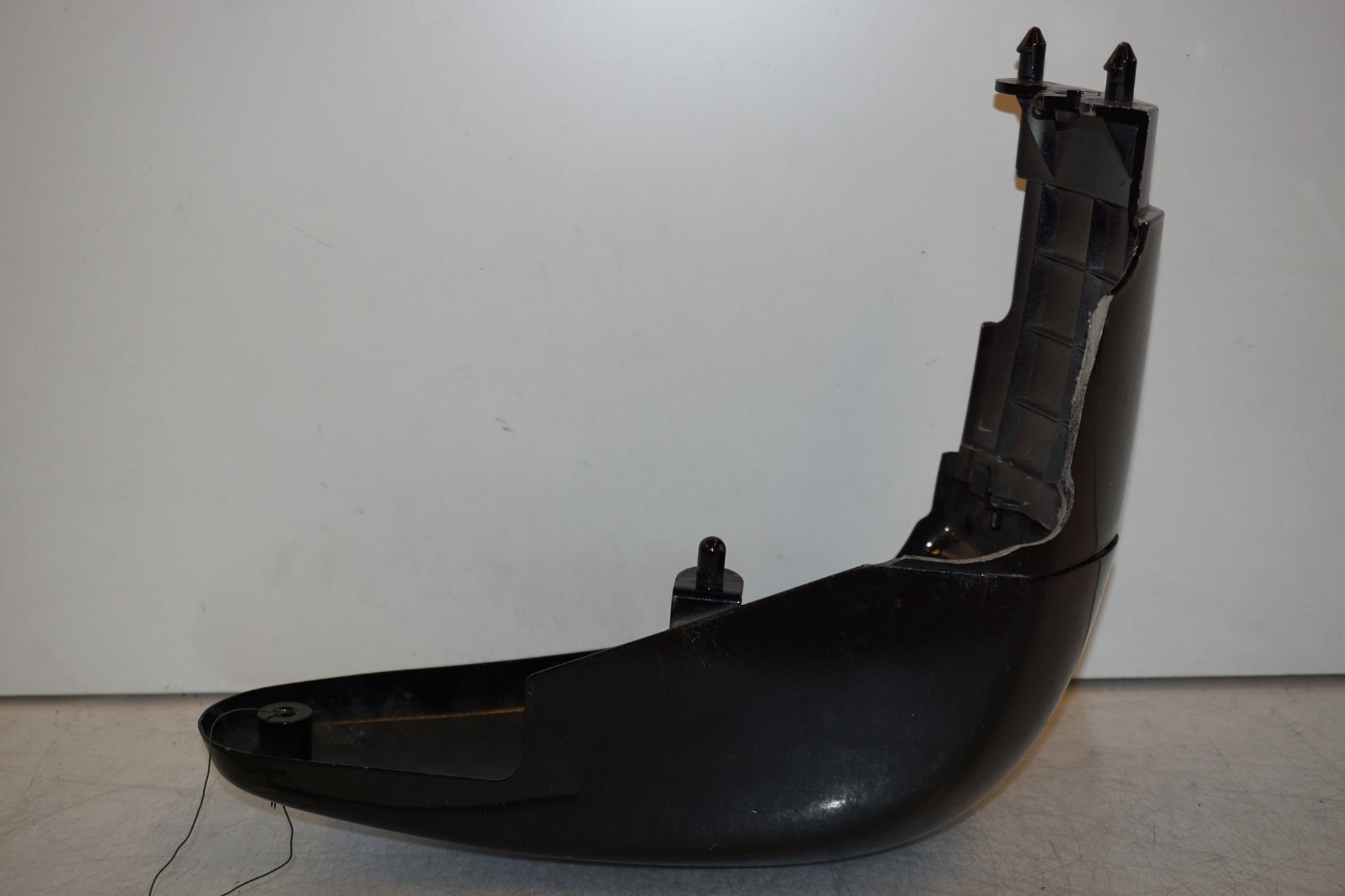 Snett nerifrån på Sidopanel från en Yamaha XV 1600 -2002 motorcykel.