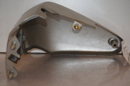 Vänster sida på Sidopanel från en Yamaha XV 1600 -2002 motorcykel.