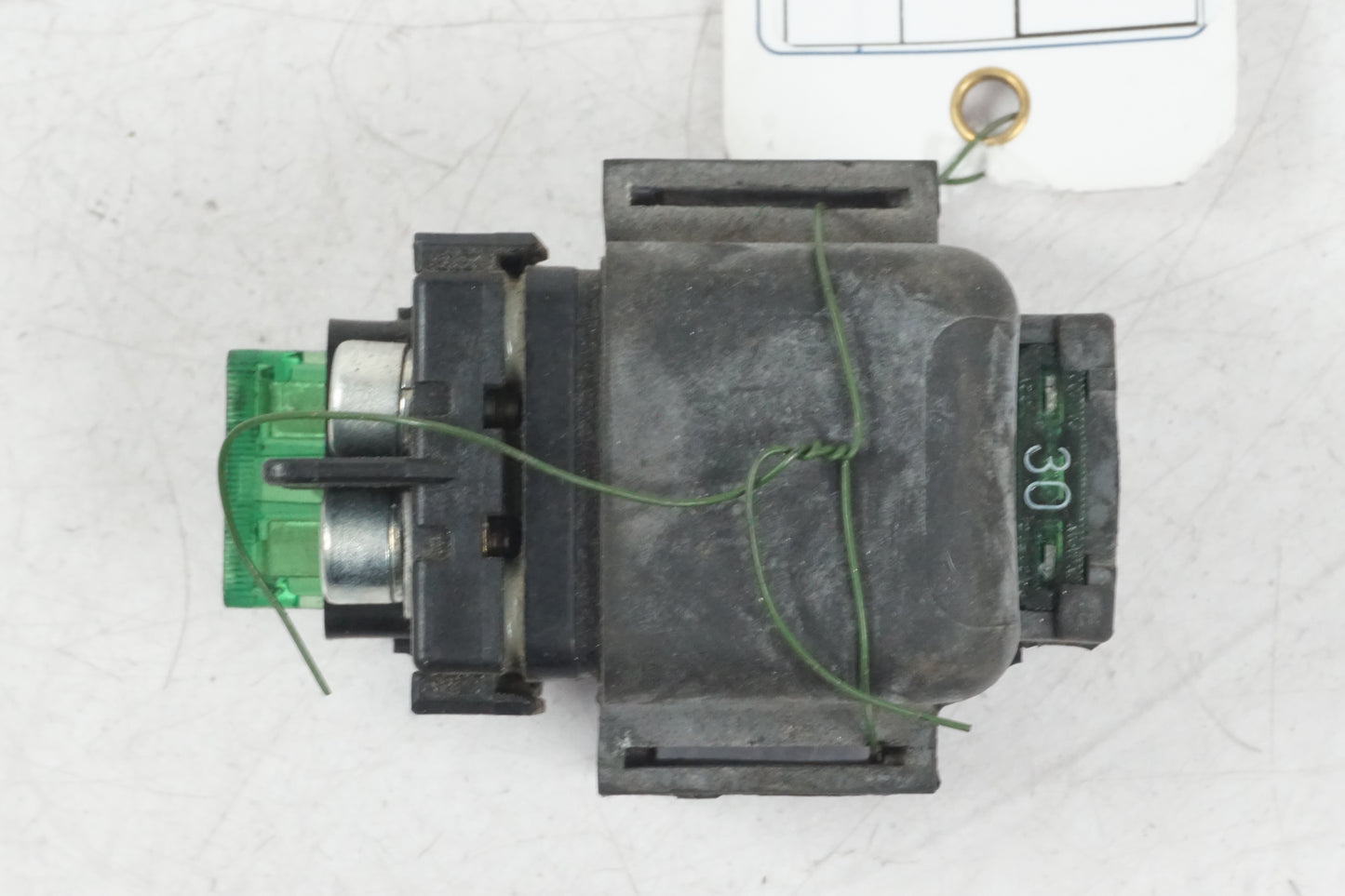 Baksidan på Startrelä från en Honda XL 1000 V -1999 motorcykel.