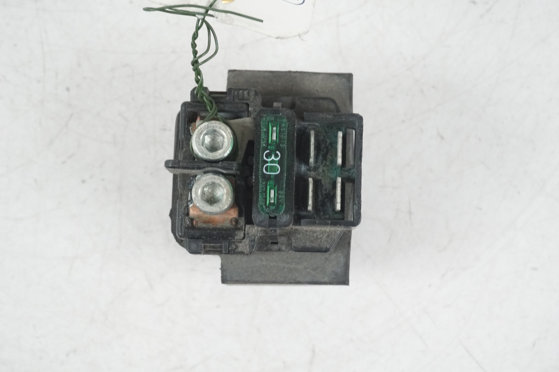 Baksidan på Startrelä från en Honda VTR 1000 F -1997 motorcykel.