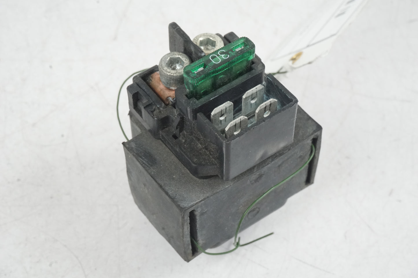 Baksidan på Startrelä från en Honda VTR 1000 F -1997 motorcykel.