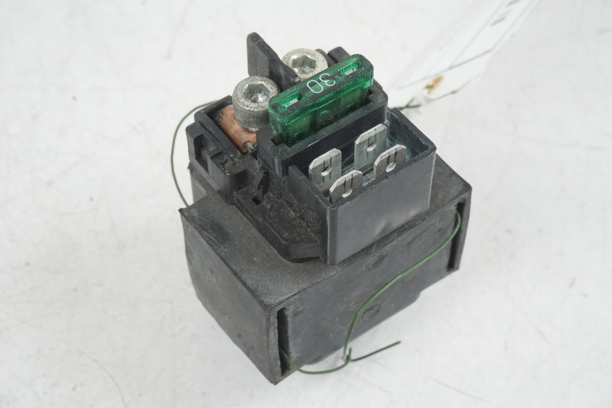 Baksidan på Startrelä från en Honda VTR 1000 F -1997 motorcykel.