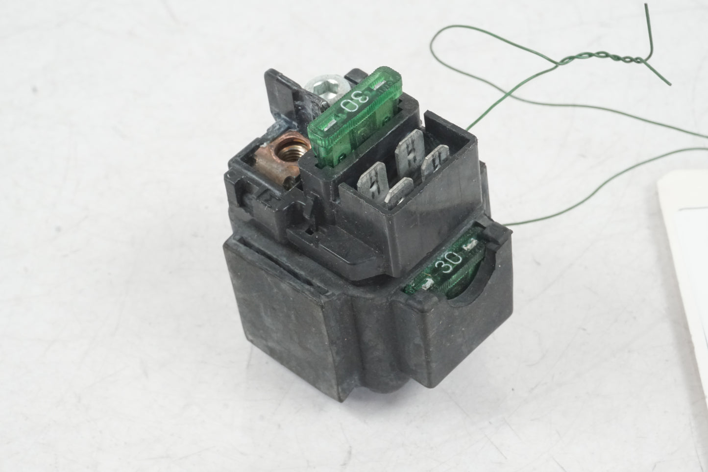 Framsidan på Startrelä från en Honda CBR 1000 RR -2004 motorcykel.