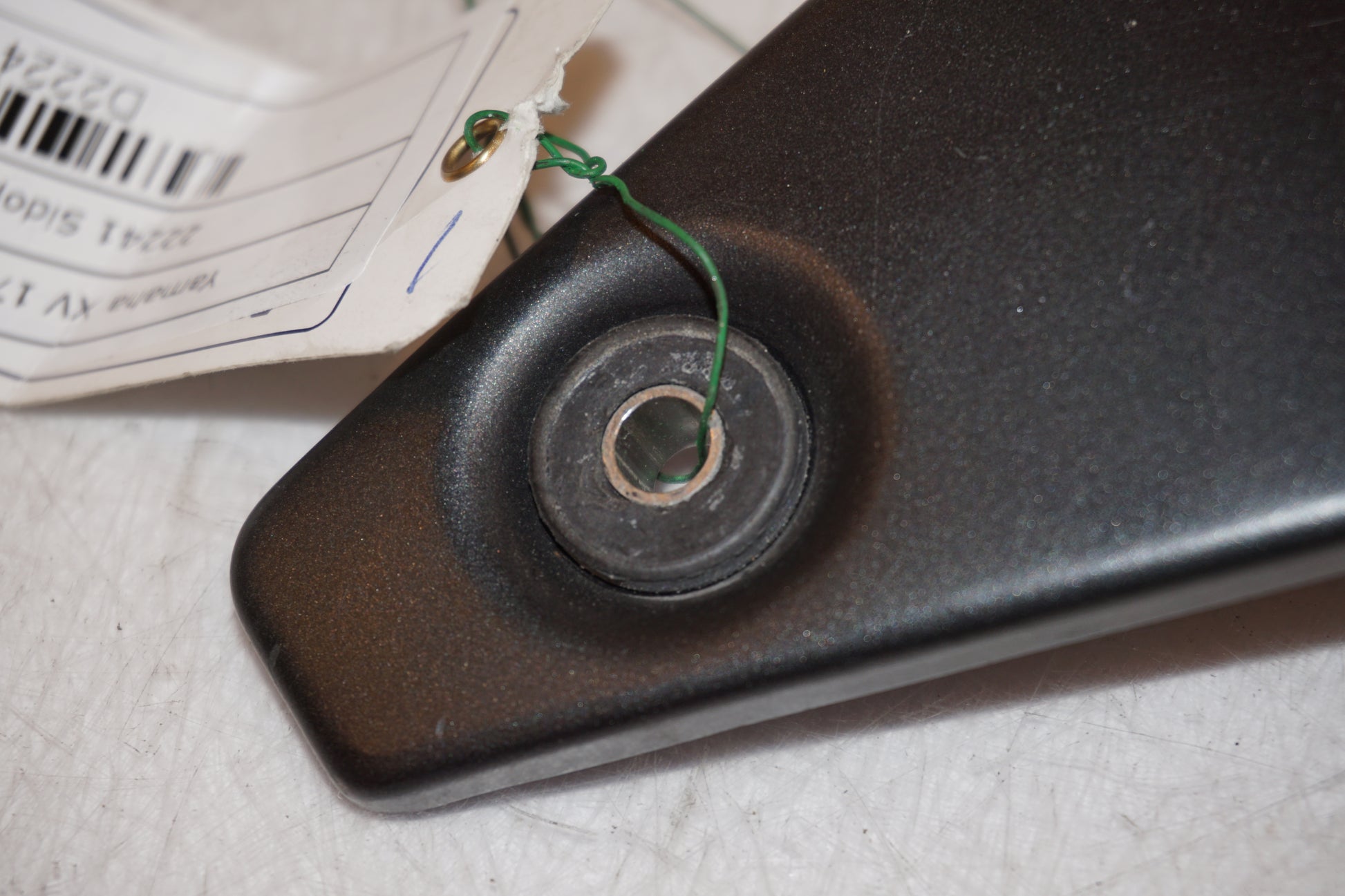 Snett nerifrån på Sidopanel från en Yamaha XV 1700 -2003 motorcykel.